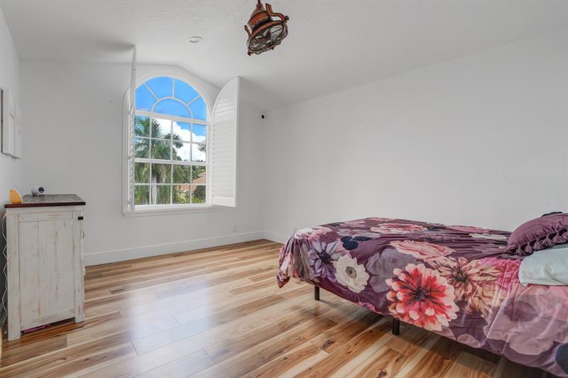 Image 33 of 62 For 21347 Gosier Way