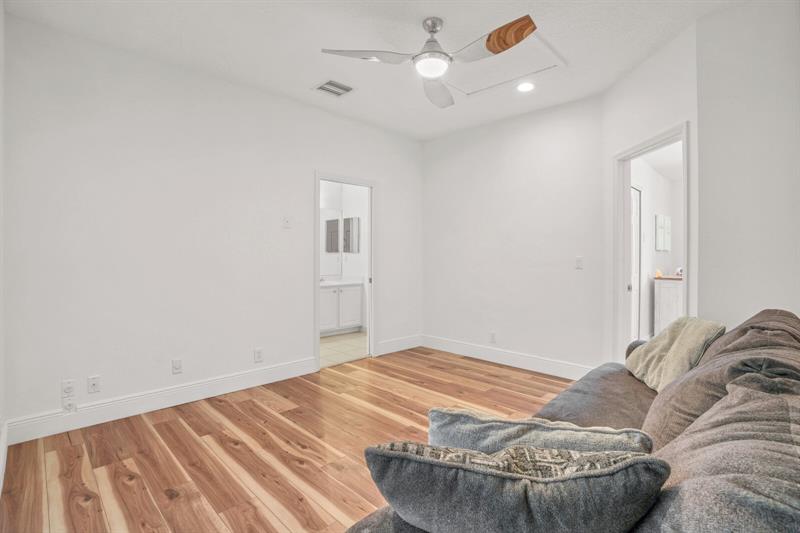 Image 36 of 62 For 21347 Gosier Way