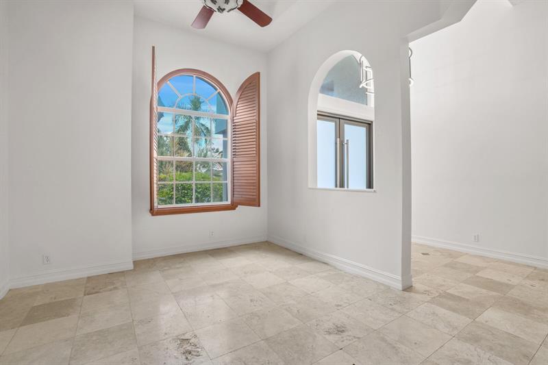 Image 8 of 62 For 21347 Gosier Way