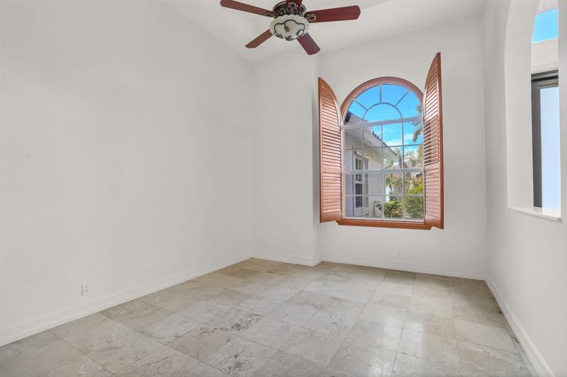 Image 9 of 62 For 21347 Gosier Way