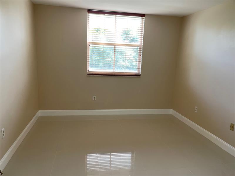 Image 12 of 13 For 5936 Morningstar Cir  203