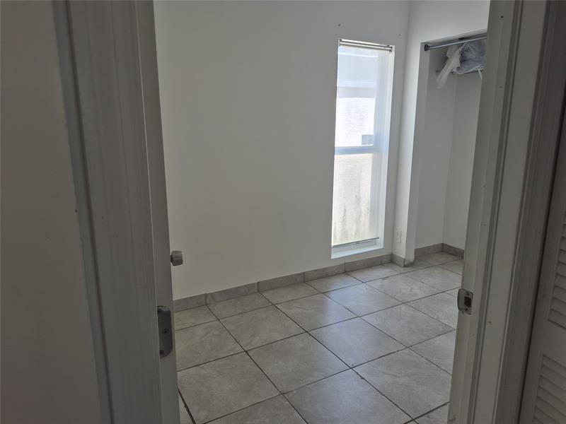 Image 6 of 9 For 4429 Treehouse Ln  28 F