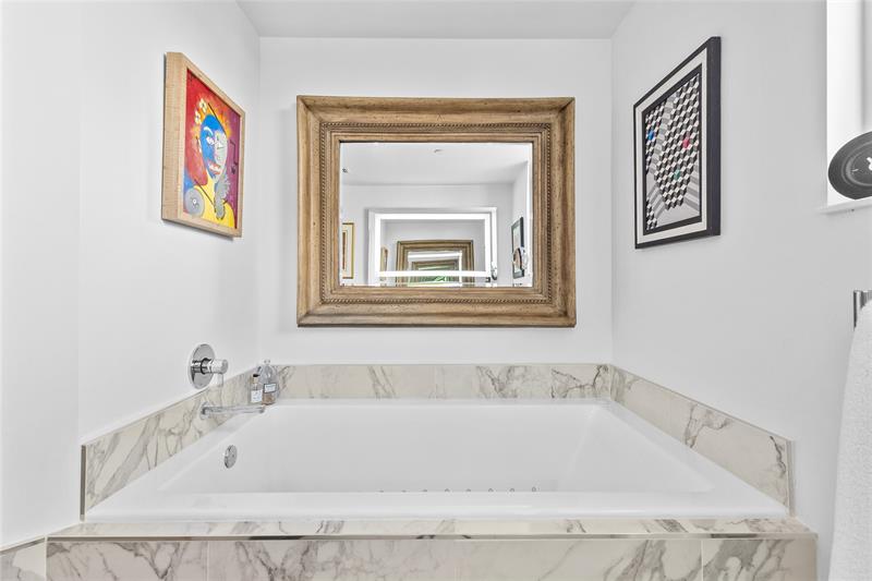 Image 25 of 70 For 615 Bayshore Dr  301