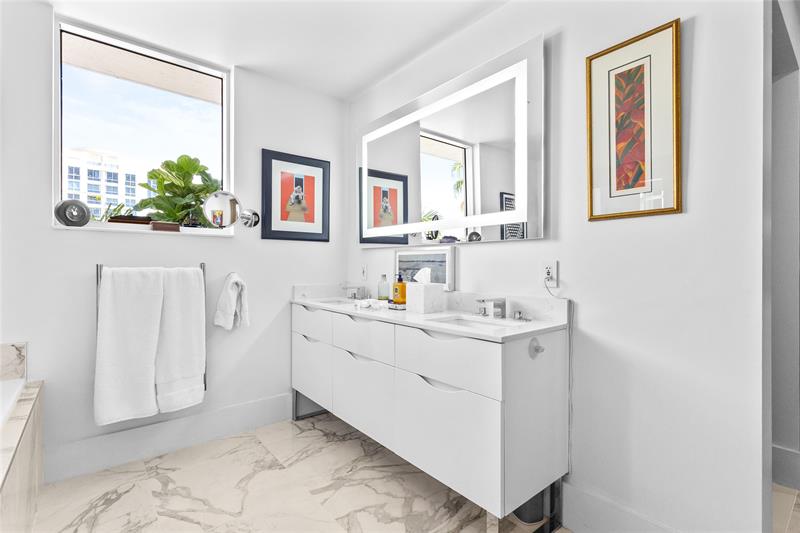 Image 27 of 70 For 615 Bayshore Dr  301