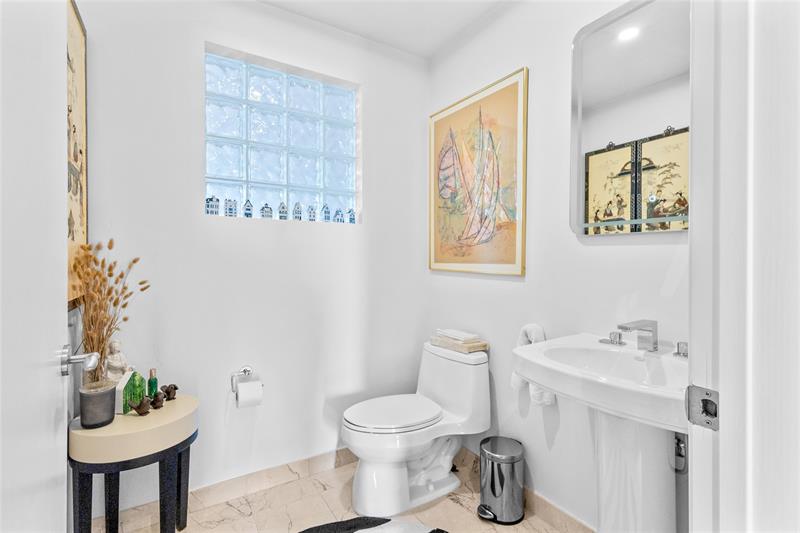 Image 35 of 70 For 615 Bayshore Dr  301