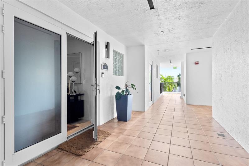 Image 49 of 70 For 615 Bayshore Dr  301