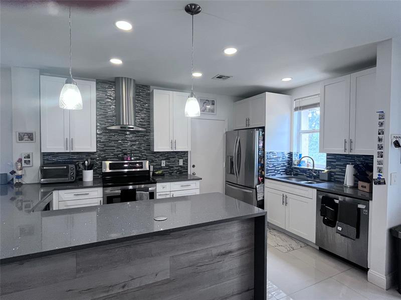 Image 10 of 26 For 10549 57th Ct  10549