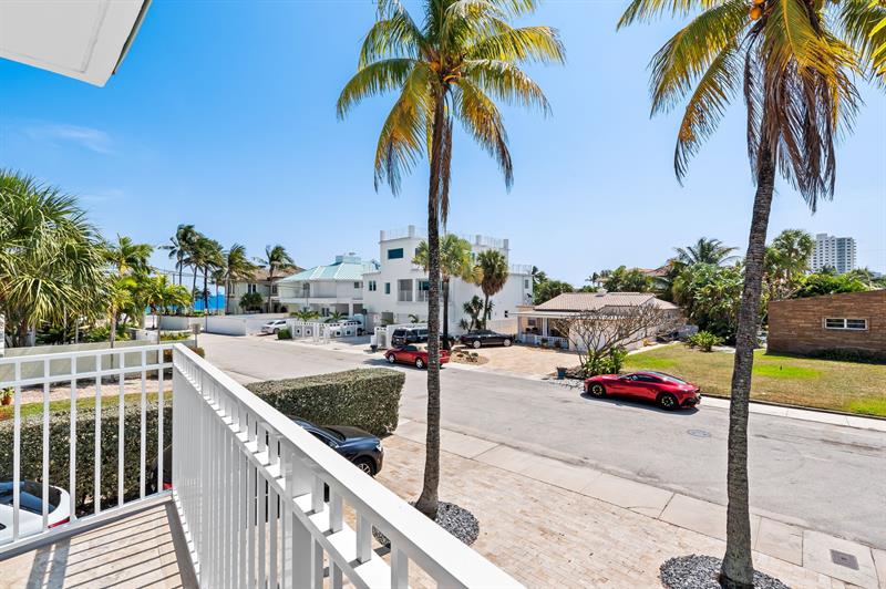 Image 6 of 41 For 3321 16th Ct