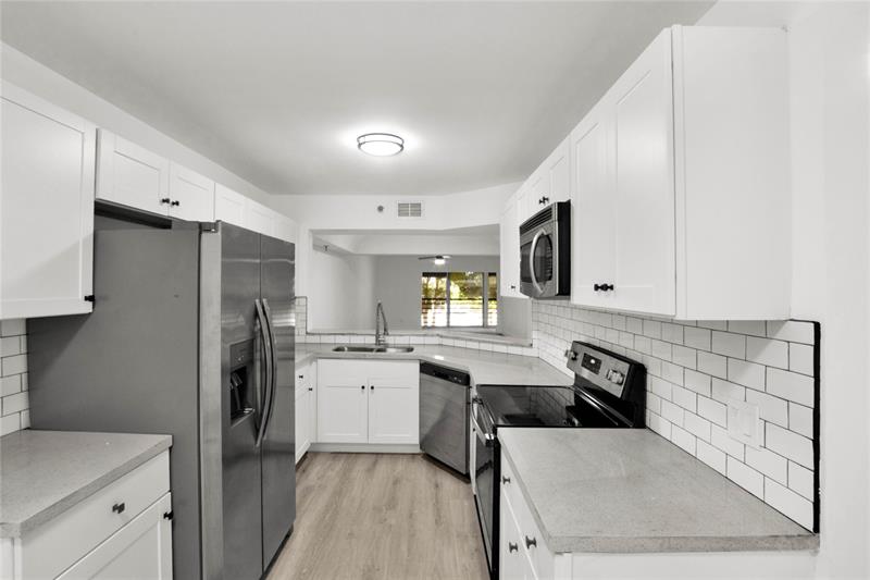 Image 3 of 24 For 23344 Carolwood Ln  302