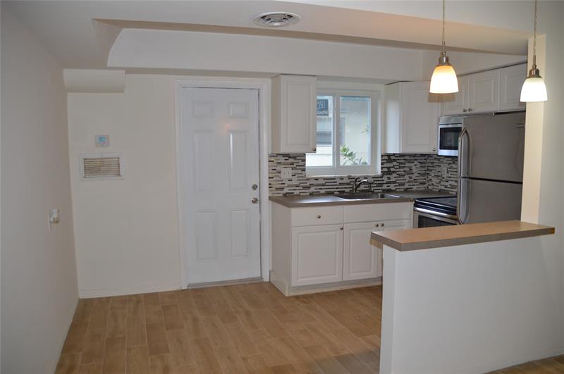 Image 5 of 9 For 4303 20th Ave  1