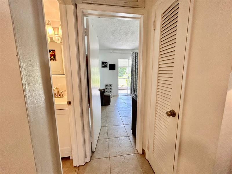 Image 11 of 25 For 2050 39th St  N108