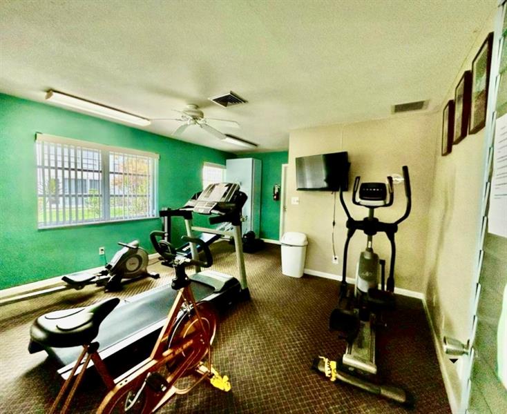 Image 24 of 25 For 2050 39th St  N108