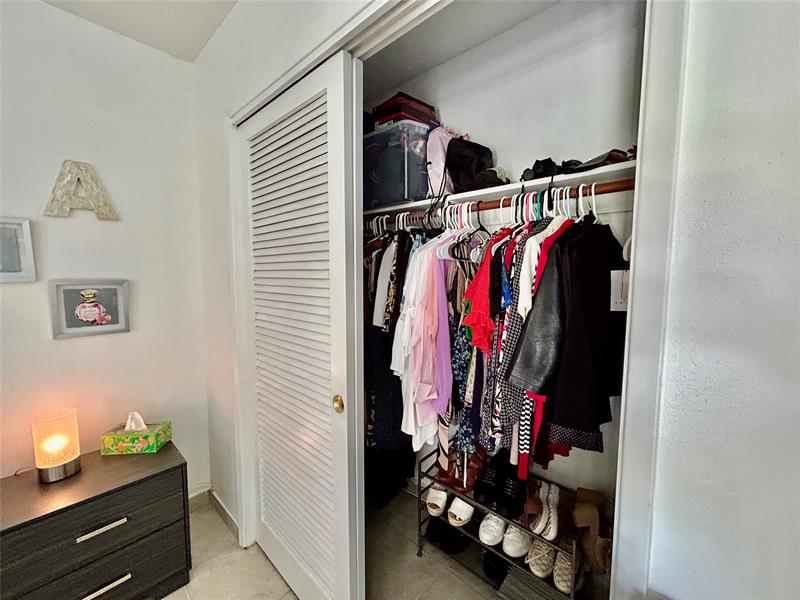 Image 7 of 25 For 2050 39th St  N108