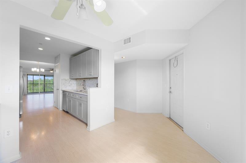 Image 10 of 23 For 550 137th Ave  401l