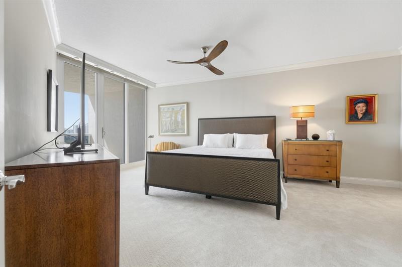 Image 10 of 16 For 3200 Ocean Blvd  906