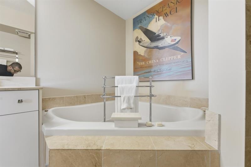 Image 12 of 16 For 3200 Ocean Blvd  906