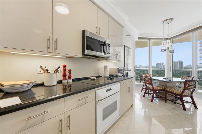 Image 6 of 16 For 3200 Ocean Blvd  906