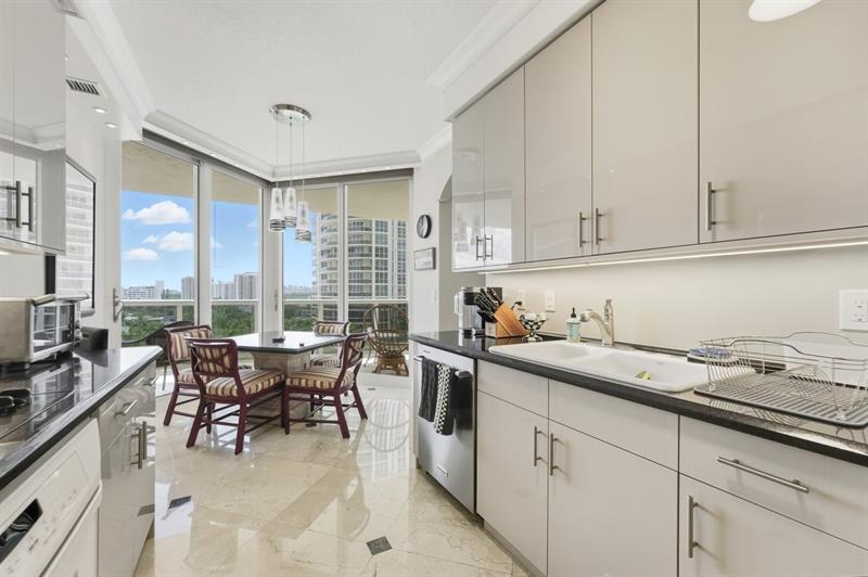 Image 8 of 16 For 3200 Ocean Blvd  906