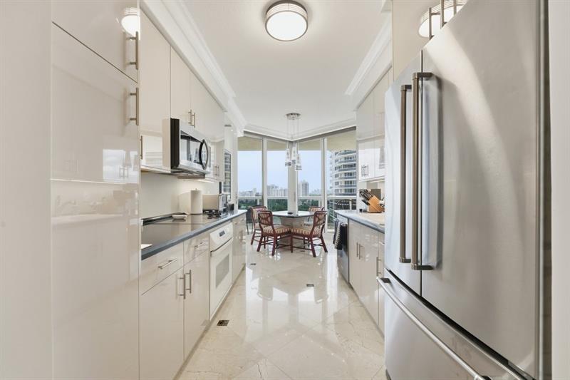 Image 9 of 16 For 3200 Ocean Blvd  906