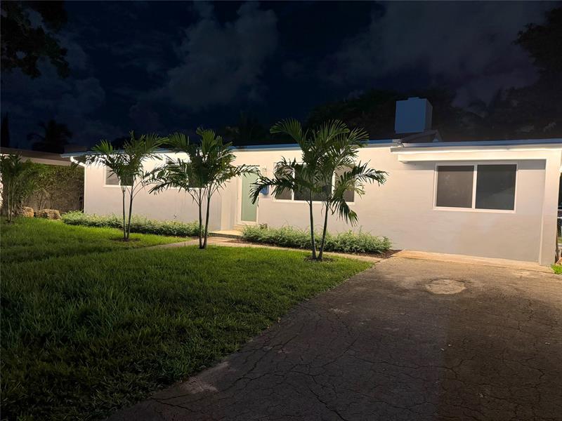 Image 4 of 22 For 8560 126th Ter