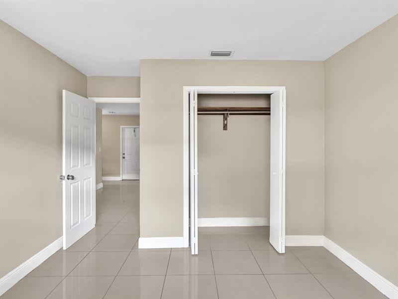 Image 10 of 15 For 705 15th Ave #3