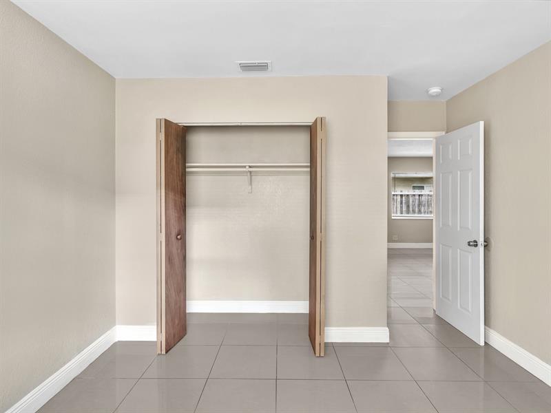 Image 13 of 15 For 705 15th Ave #3