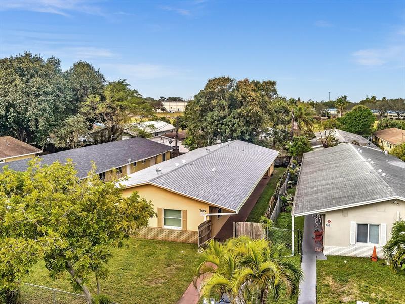 Image 14 of 15 For 705 15th Ave #3