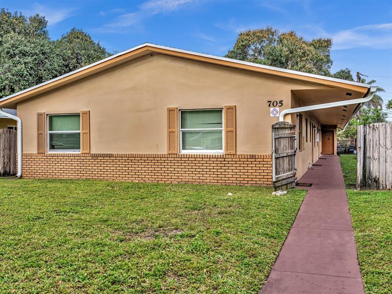 Image 2 of 15 For 705 15th Ave #3