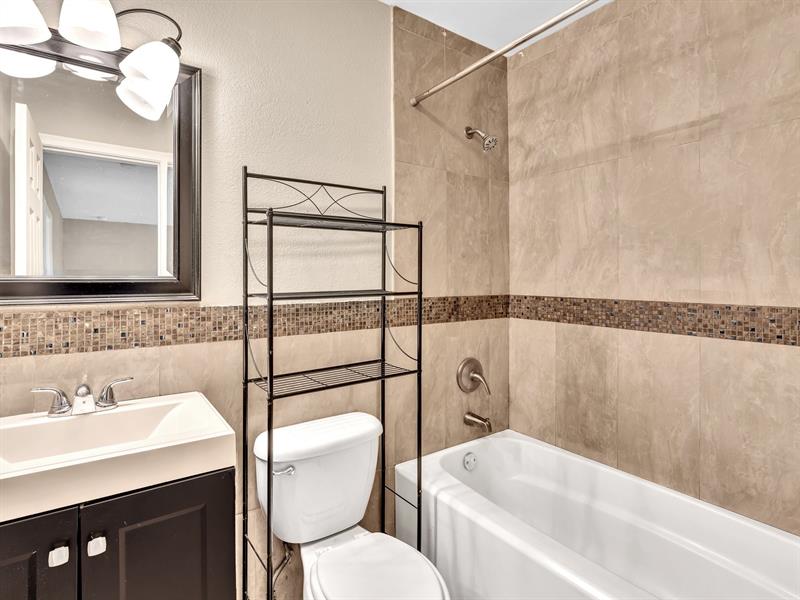 Image 7 of 15 For 705 15th Ave #3