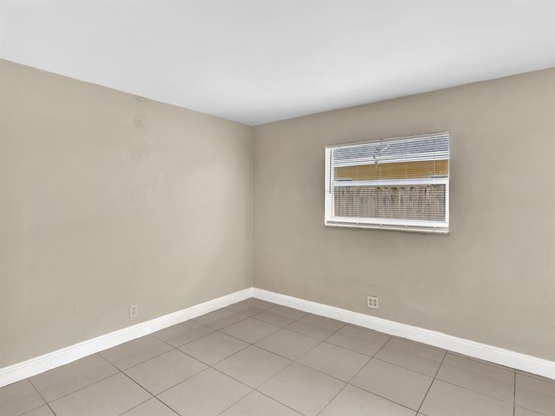 Image 9 of 15 For 705 15th Ave #3