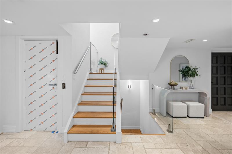 Image 10 of 54 For 4401 Ocean Boulevard  16