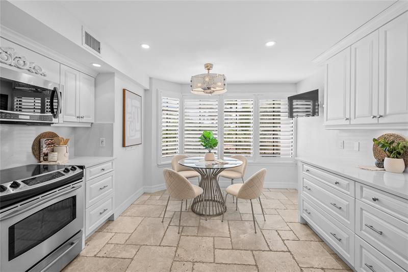 Image 14 of 54 For 4401 Ocean Boulevard  16