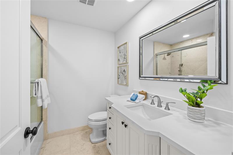 Image 21 of 54 For 4401 Ocean Boulevard  16