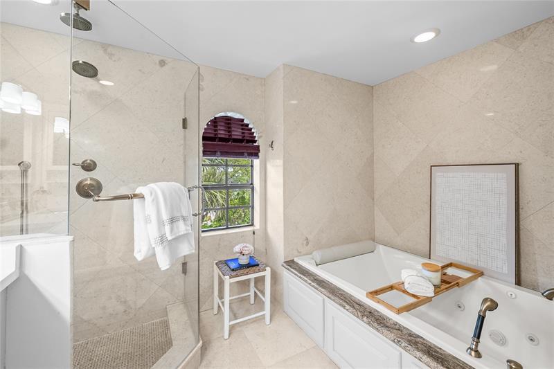 Image 27 of 54 For 4401 Ocean Boulevard  16