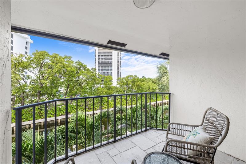 Image 32 of 54 For 4401 Ocean Boulevard  16