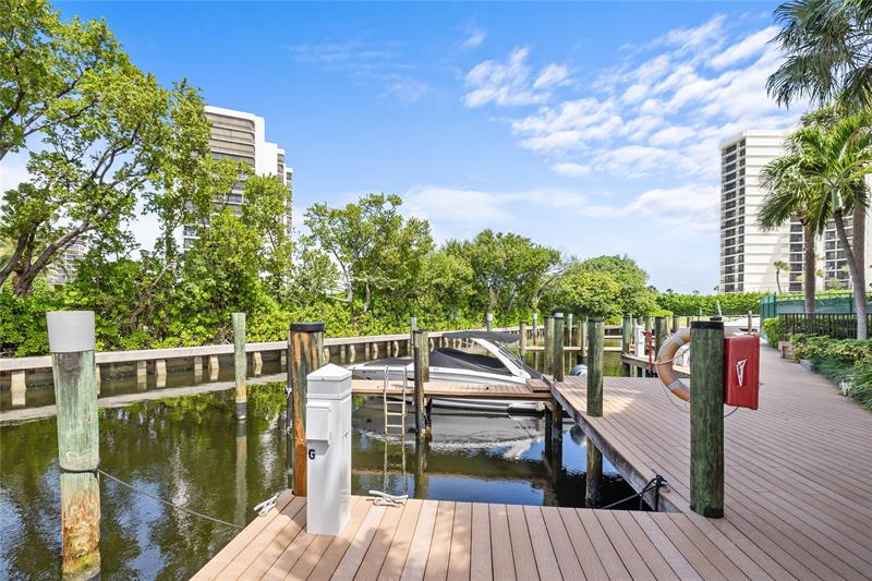 Image 41 of 54 For 4401 Ocean Boulevard  16