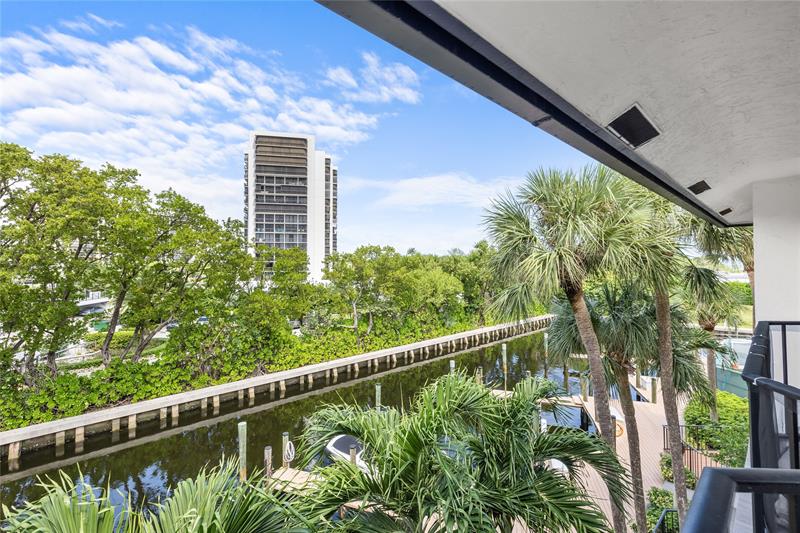 Image 42 of 54 For 4401 Ocean Boulevard  16