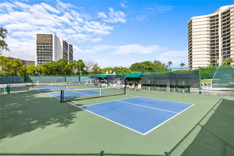 Image 44 of 54 For 4401 Ocean Boulevard  16