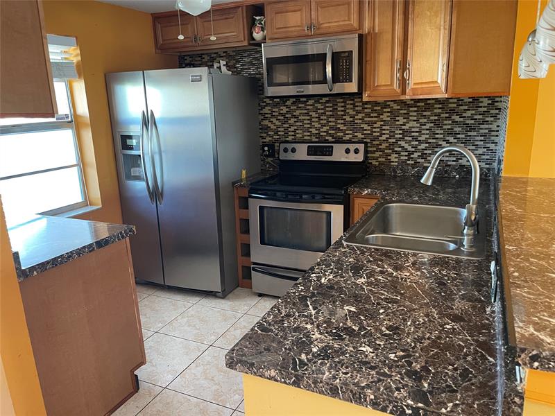 Details for 1025 Country Club Dr  407, Margate, FL 33063