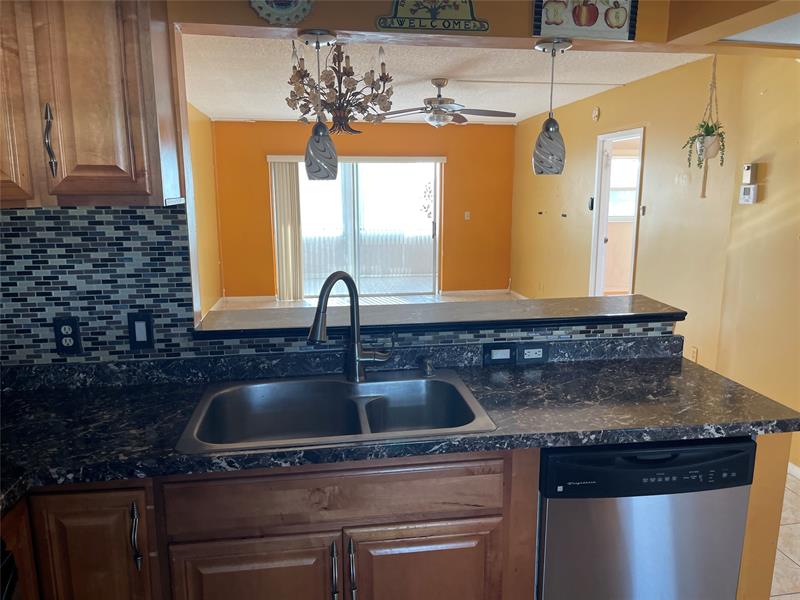 Image 3 of 47 For 1025 Country Club Dr  407
