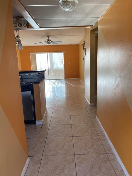 Image 39 of 47 For 1025 Country Club Dr  407