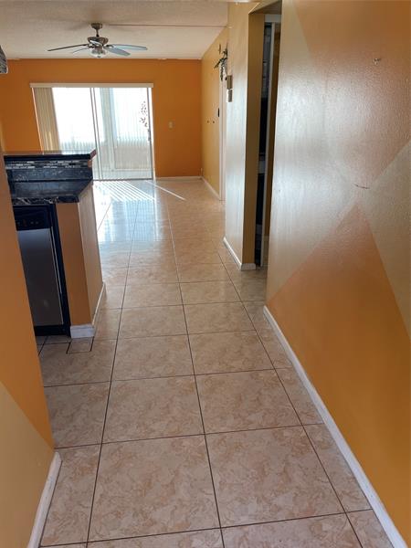 Image 7 of 47 For 1025 Country Club Dr  407