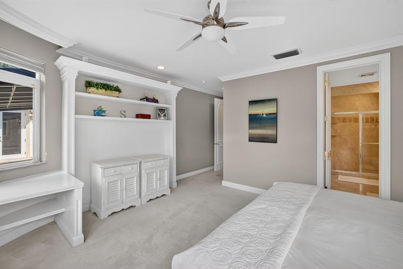 Image 49 of 93 For 519 Royal Plaza Dr