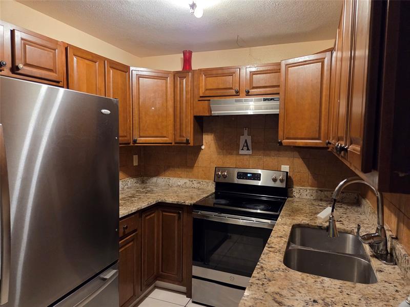 Image 14 of 27 For 7818 7th Ct  