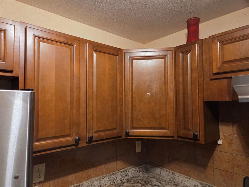 Image 16 of 27 For 7818 7th Ct  