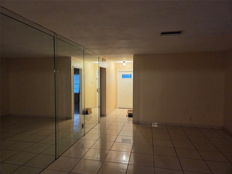 Image 22 of 27 For 7818 7th Ct  