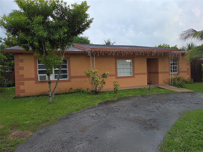 Image 4 of 27 For 7818 7th Ct  