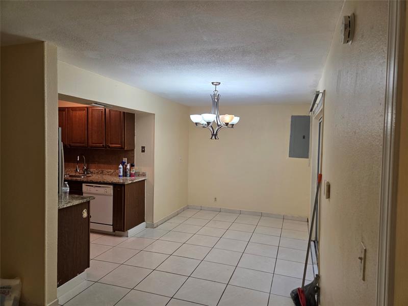 Image 5 of 27 For 7818 7th Ct  