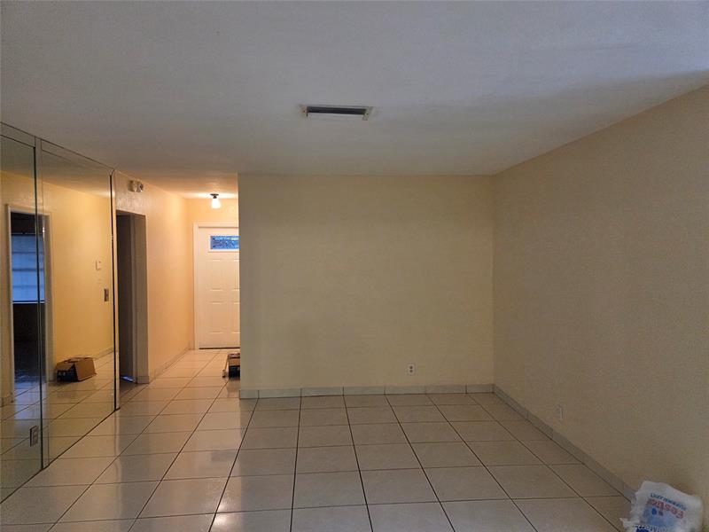 Image 6 of 27 For 7818 7th Ct  