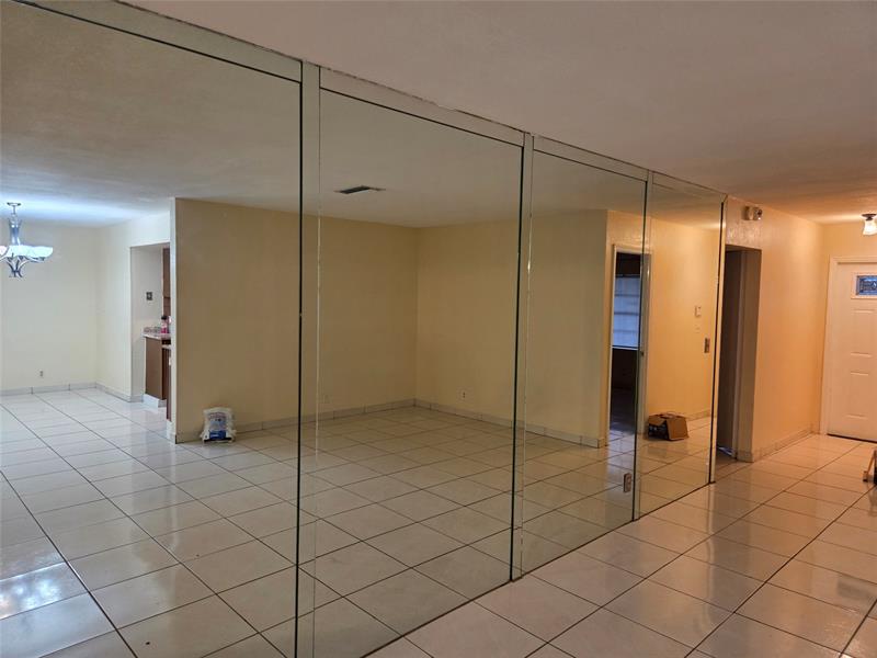 Image 7 of 27 For 7818 7th Ct  